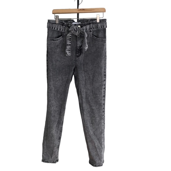 High Rise Acid Wash Belted Jeans - Picture 6 of 9